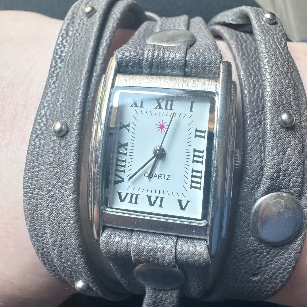 Unique gray wrap band women's watch